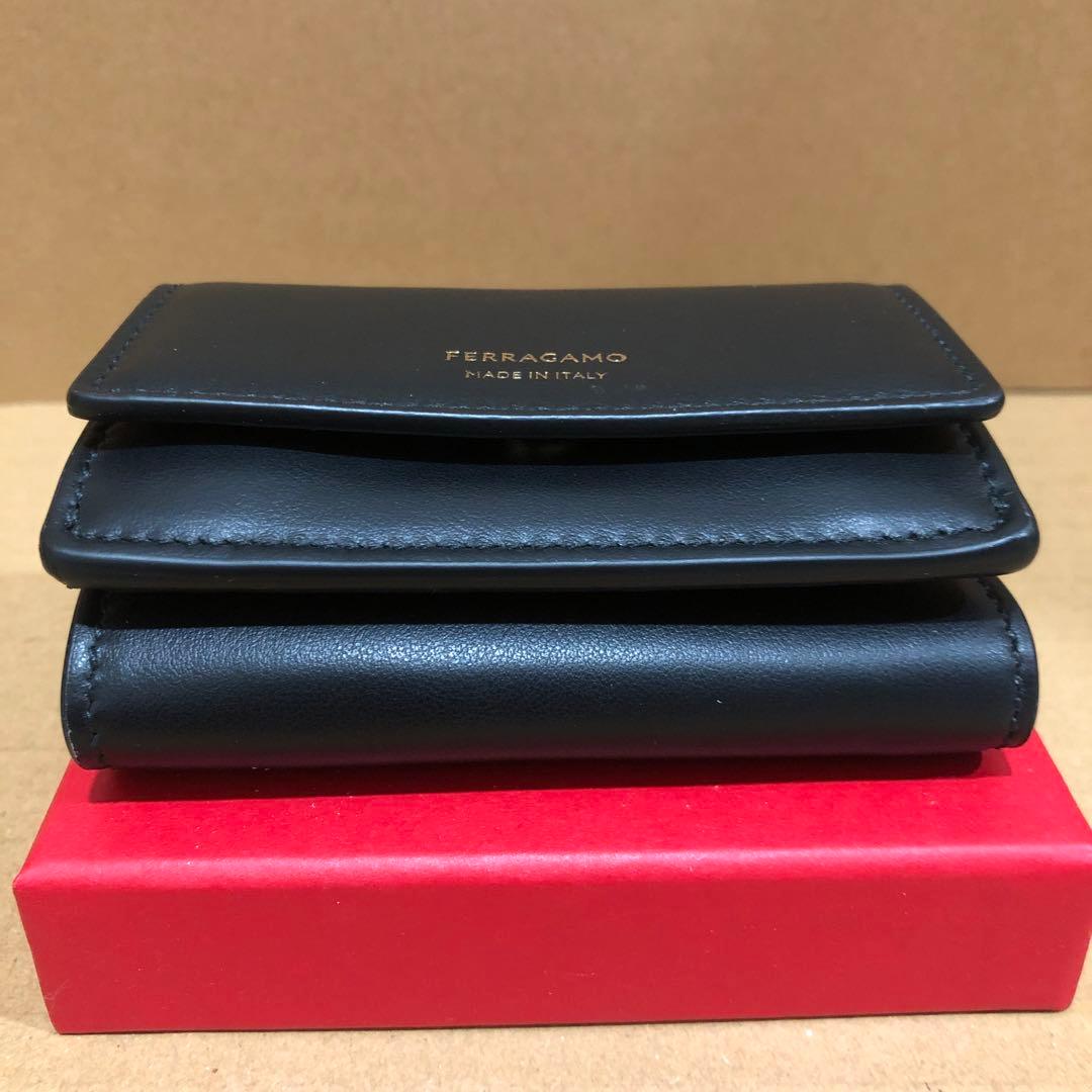 【新品】イタリア製FERRAGAMO ブラック ケース　財布