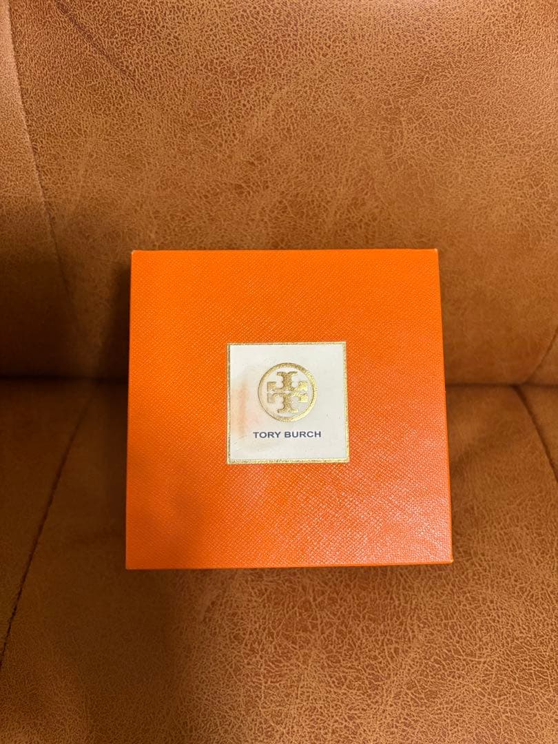 TORY BURCH ゴールドラウンドフェイス時計