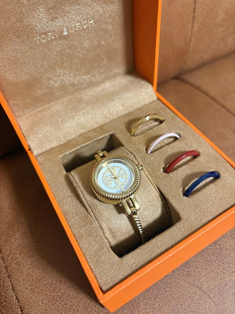 TORY BURCH ゴールドラウンドフェイス時計