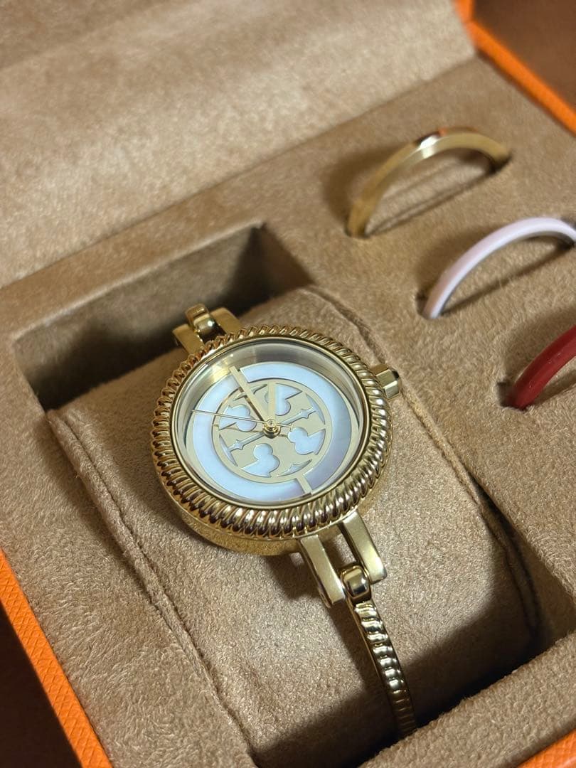 TORY BURCH ゴールドラウンドフェイス時計