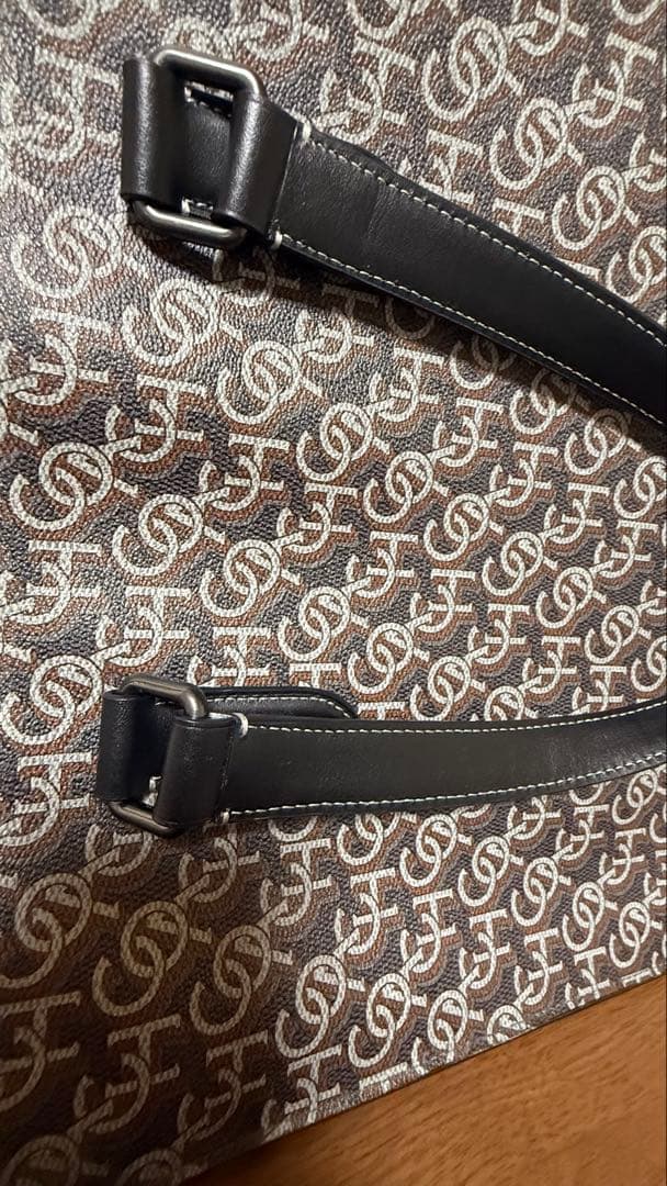 スタイリッシュなCOACHグラハムのシグネチャーバッグで上品で使いやすいモデル