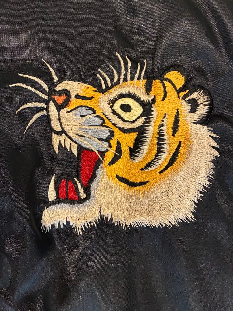 テーラー東洋 東洋 「虎、舞妓×龍、CHIEF」リバーシブルサテンスカジャン
