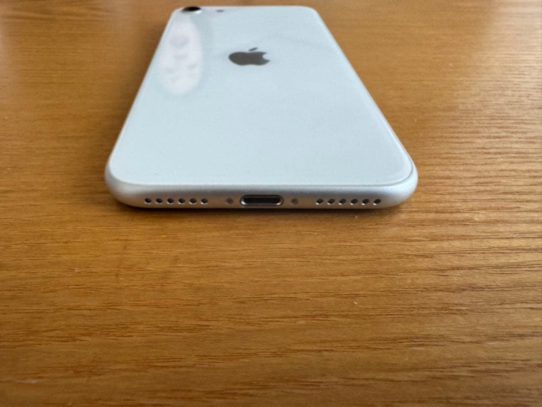 iPhone SE（第二世代） 64GB ホワイト