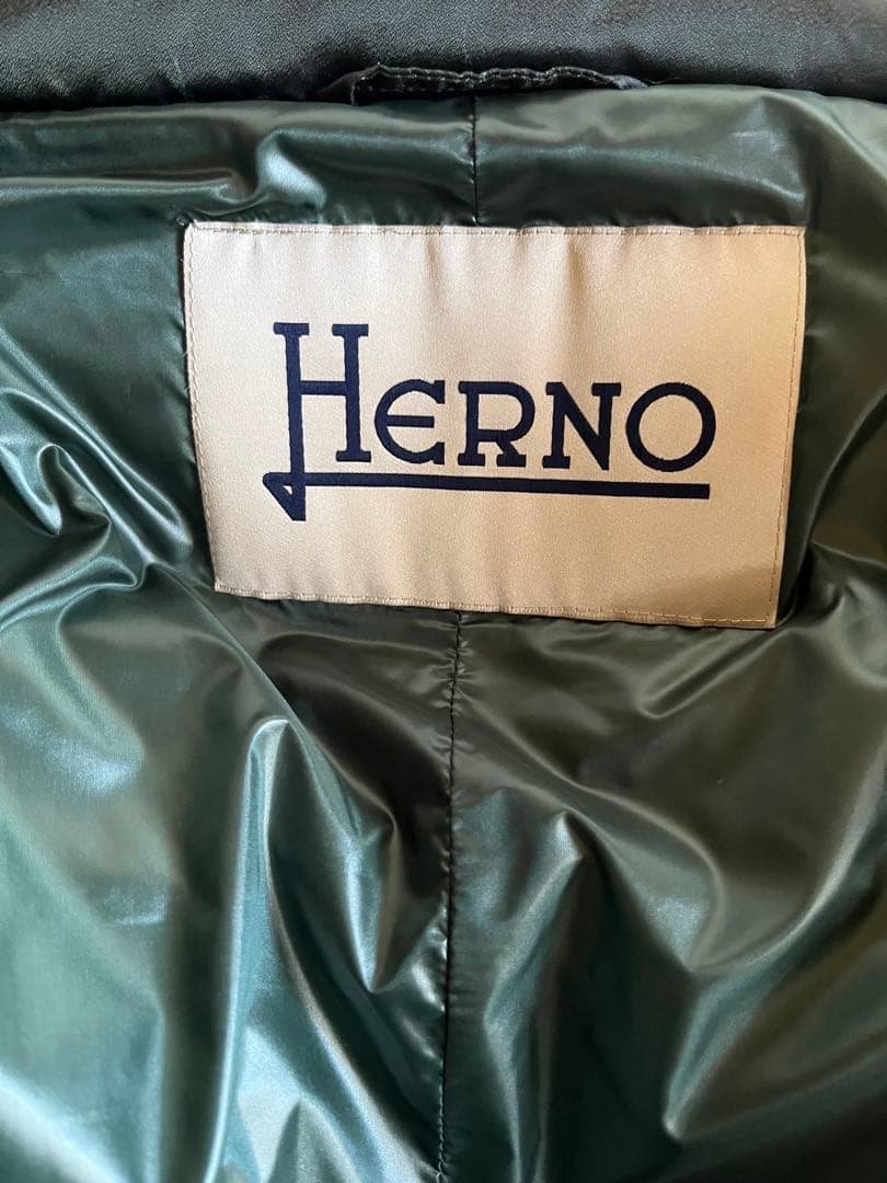 極美品　Herno ダウンコート