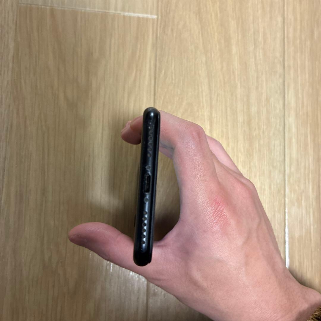 iPhone SE2 SIMフリー バッテリー100%