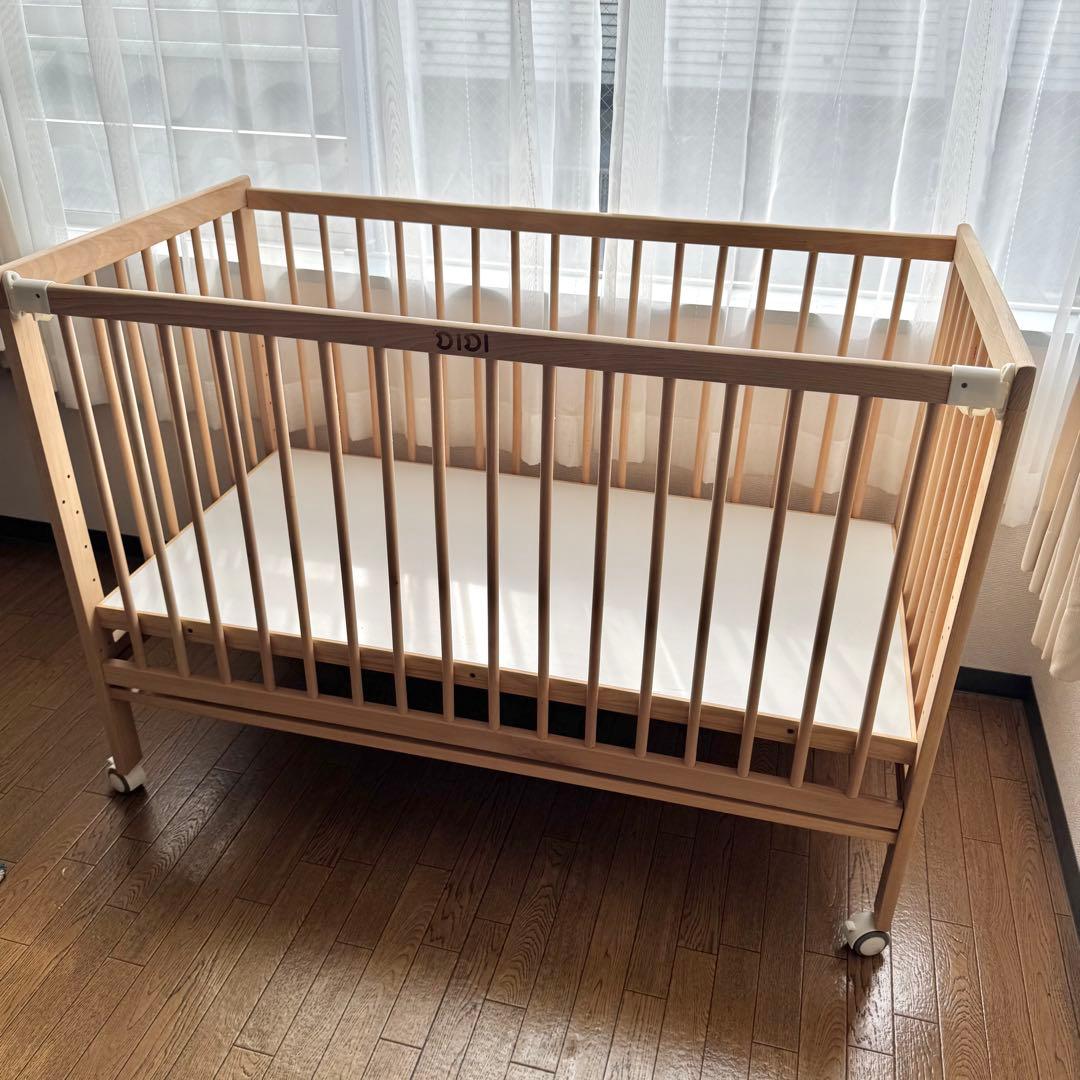 【学習机にもできる】DIDI 木製　ベビーベッド キャスター付き　高さ調節可能