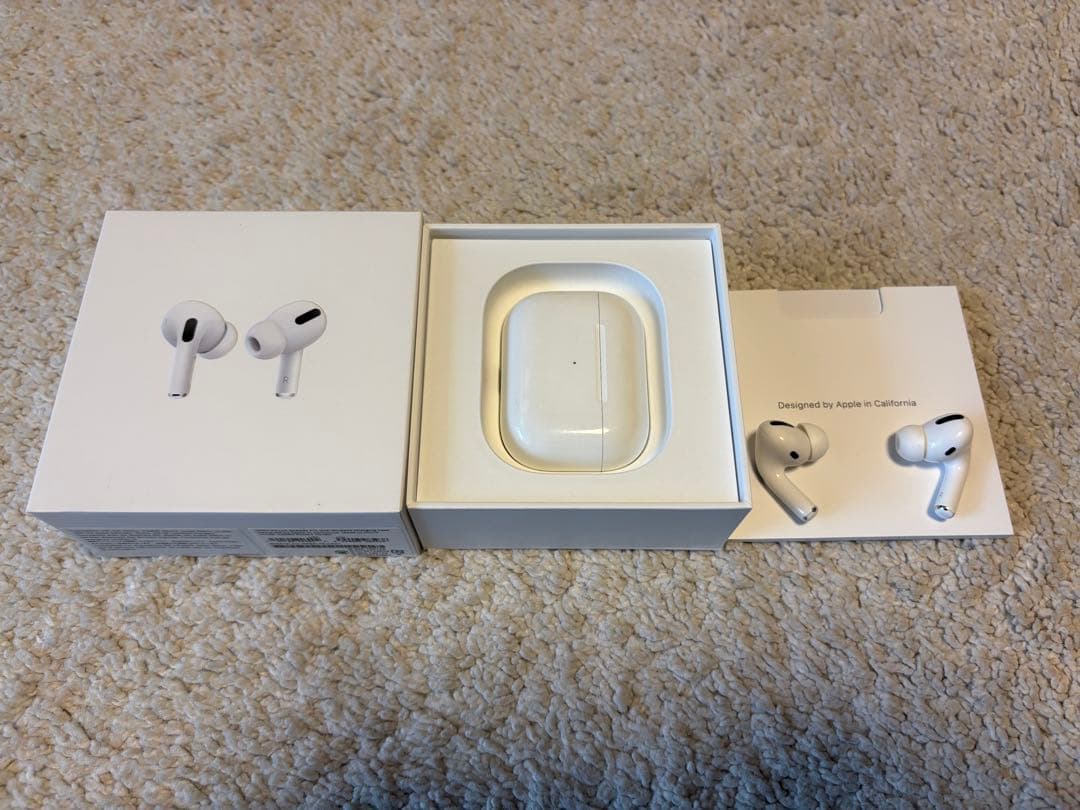 イヤホン AirPods Pro with Wireless Charging Case