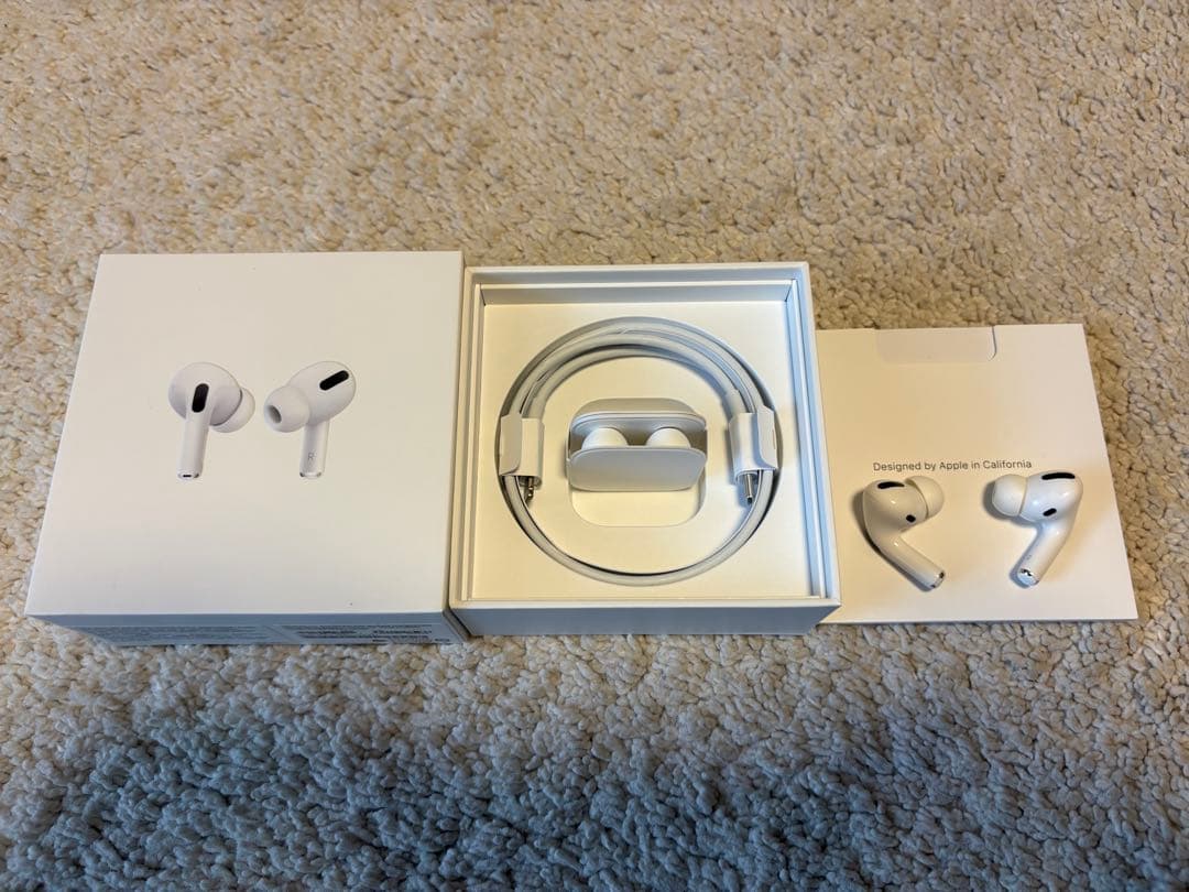 イヤホン AirPods Pro with Wireless Charging Case