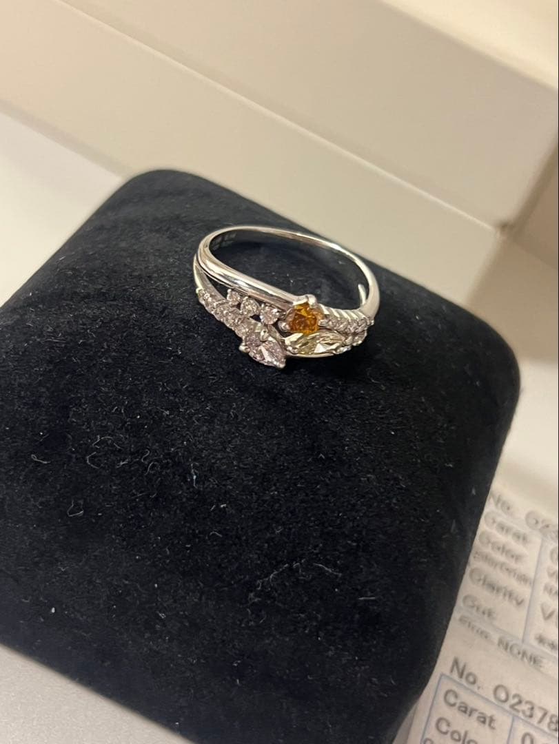 Pt900 ファンシーカラーダイヤモンド　リング　プラチナ　ピンクダイヤモンド