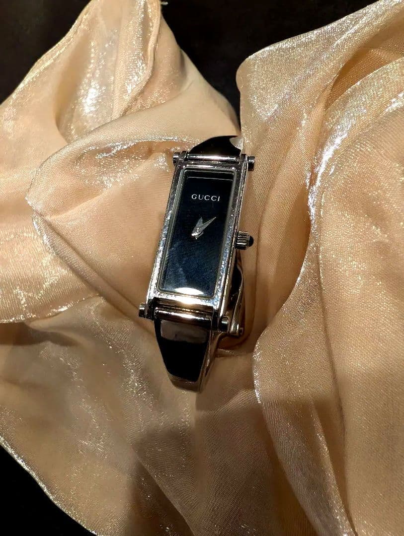 GUCCI 1500 L ステンレススチール時計