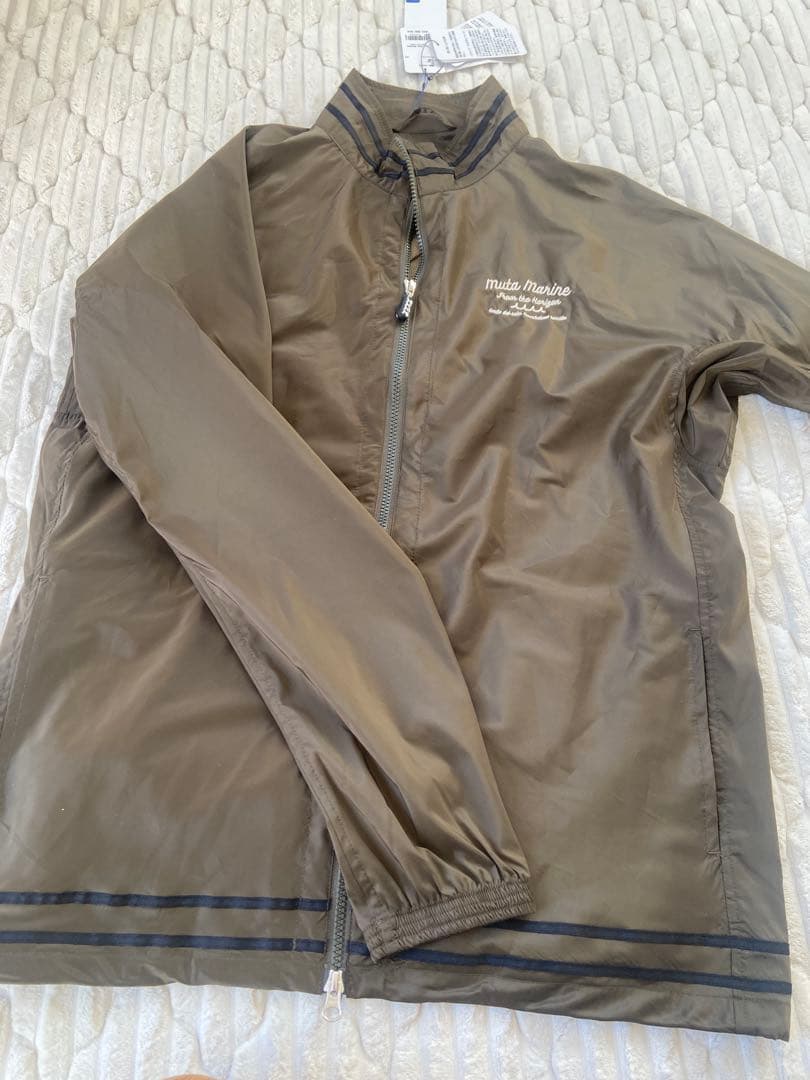 muta ナイロンジャケット カーキ