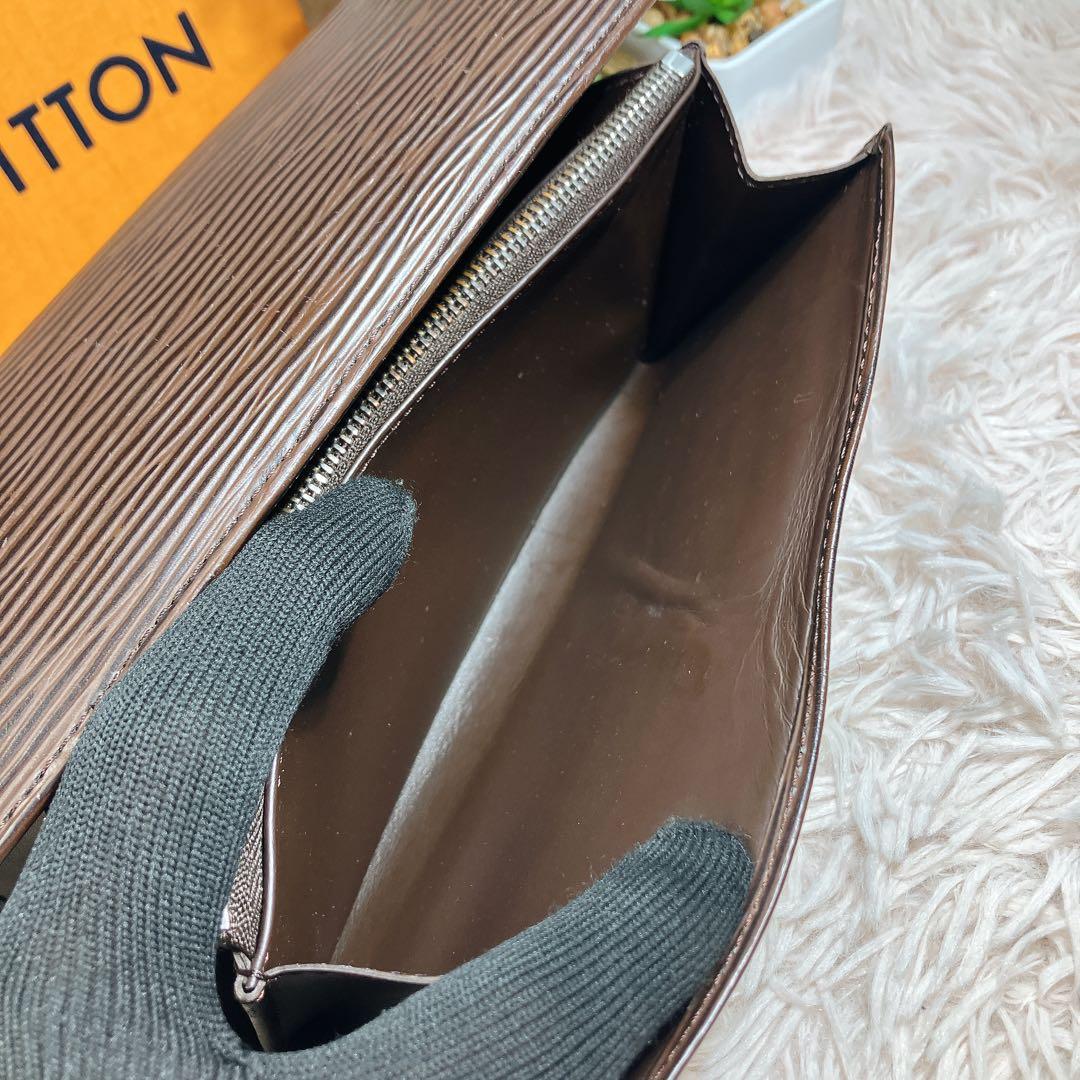 超美品 ルイヴィトン エピ ポルトフォイユ サラ ブラウン クレディ モネ