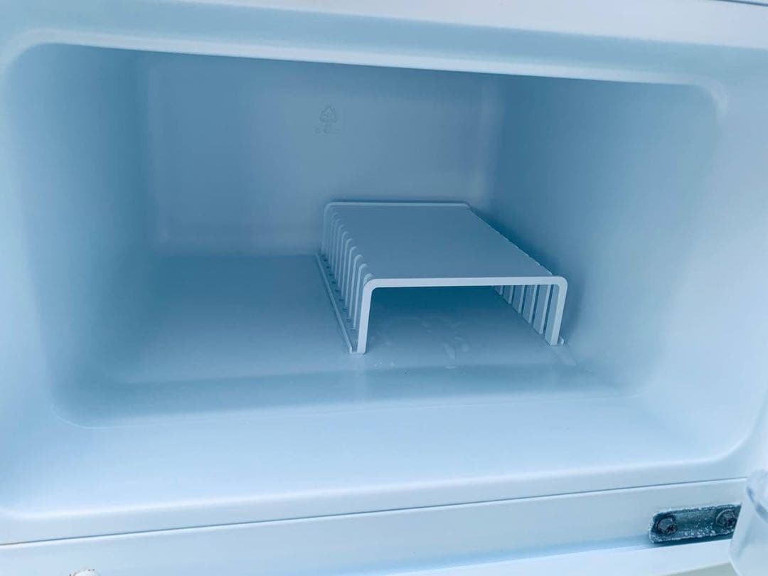 ♦アイリスオーヤマ ノンフロン冷凍冷蔵庫【2017年製】IRR-90TF-W