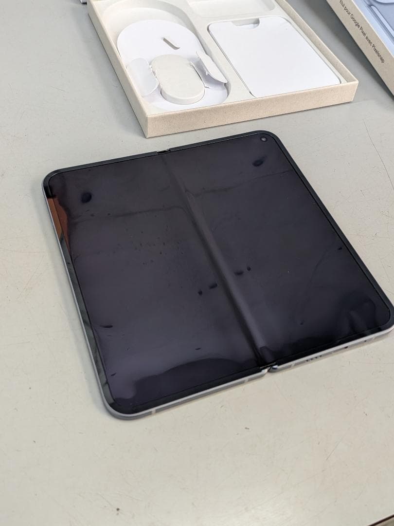 Google Pixel 10 Pro Fold 512GB 本体 ケース付き