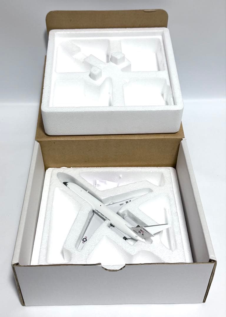 INFLIGHT 1/200 DC-9-30 アメリカ海軍C-9B