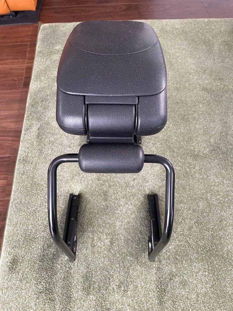 日産　ジューク　純正　アームレス、滑り止マット、