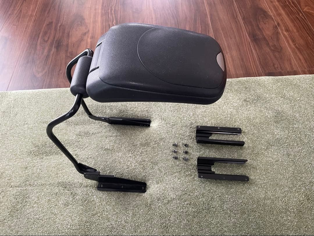 日産　ジューク　純正　アームレス、滑り止マット、