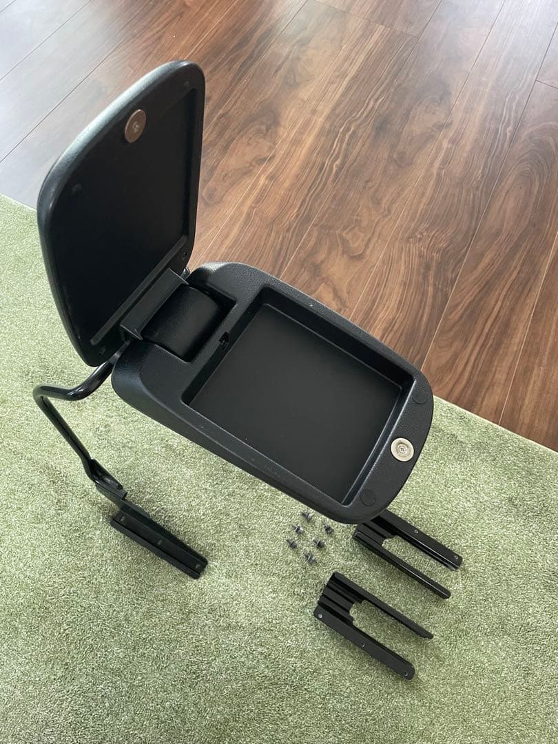 日産　ジューク　純正　アームレス、滑り止マット、