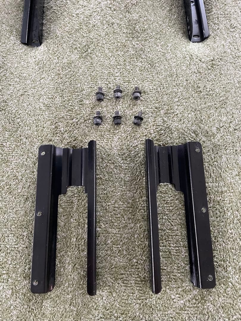 日産　ジューク　純正　アームレス、滑り止マット、