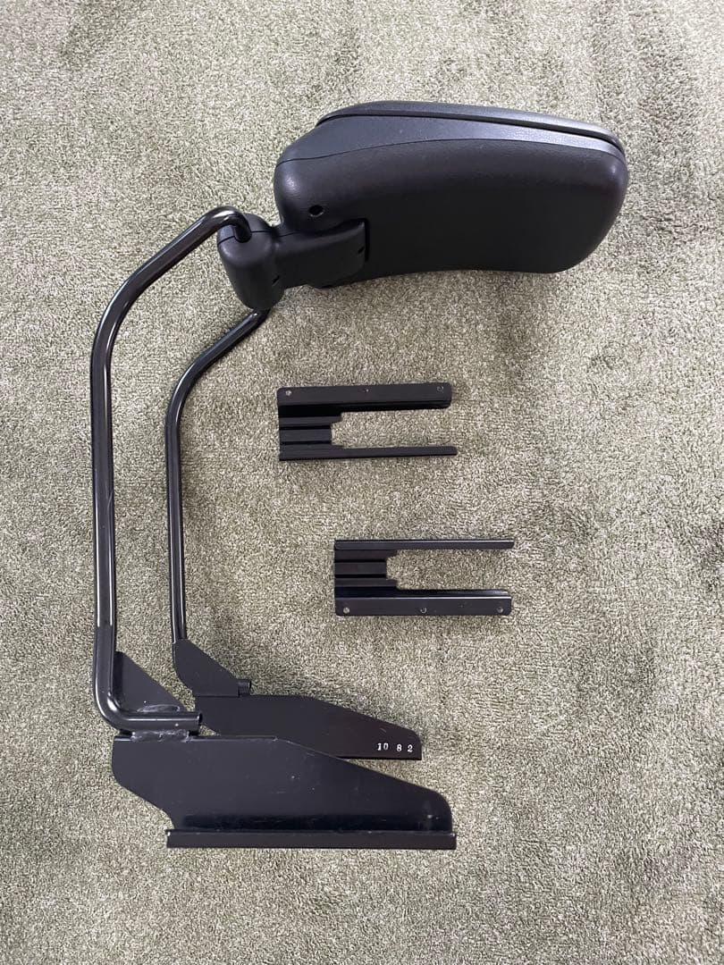 日産　ジューク　純正　アームレス、滑り止マット、