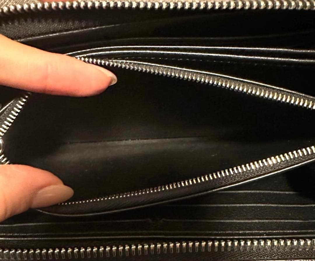 ルイ・ヴィトン マヒナ ジッピーウォレット 長財布