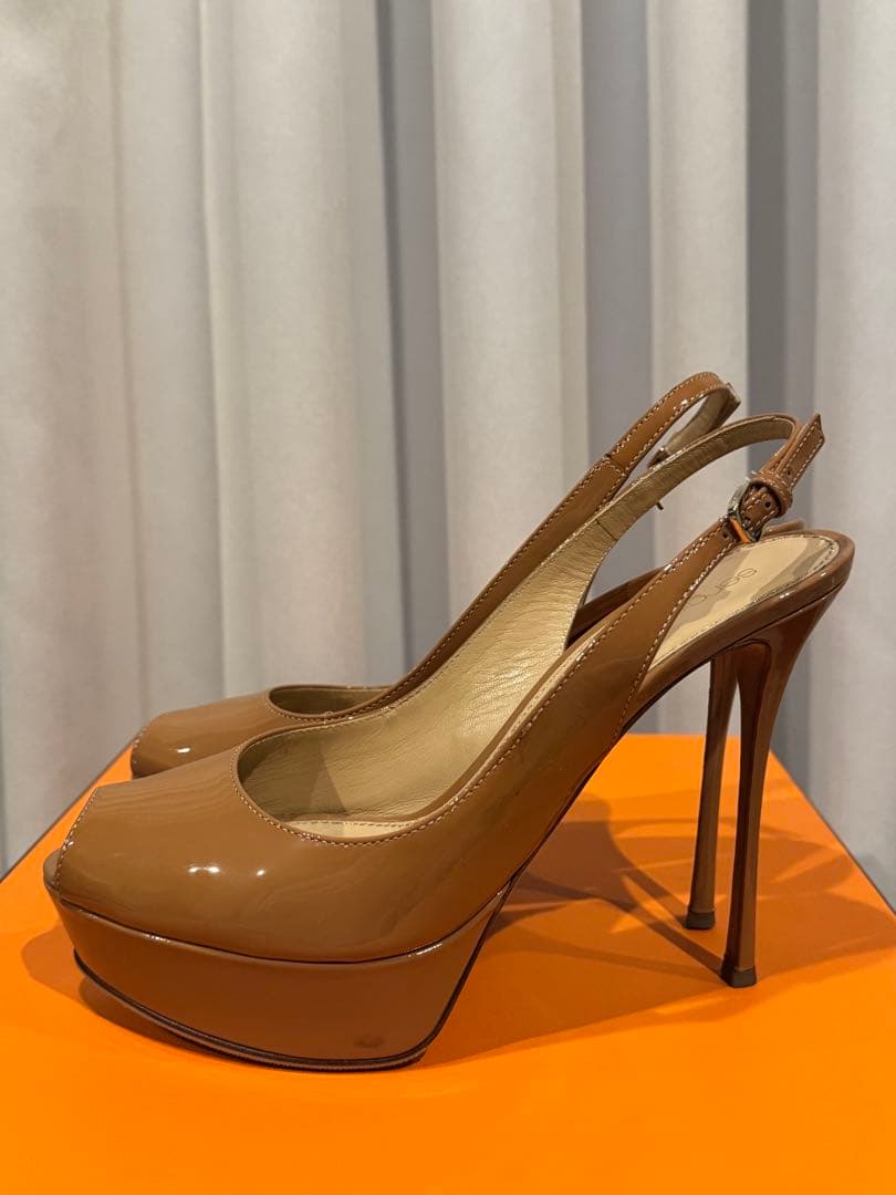 【美品】Sergio Rossi エナメル パンプス サイズ37 イタリア製