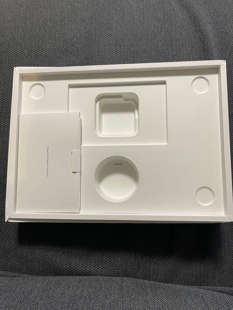 MacBook本体 Apple MacBook Air (M2, 2022)