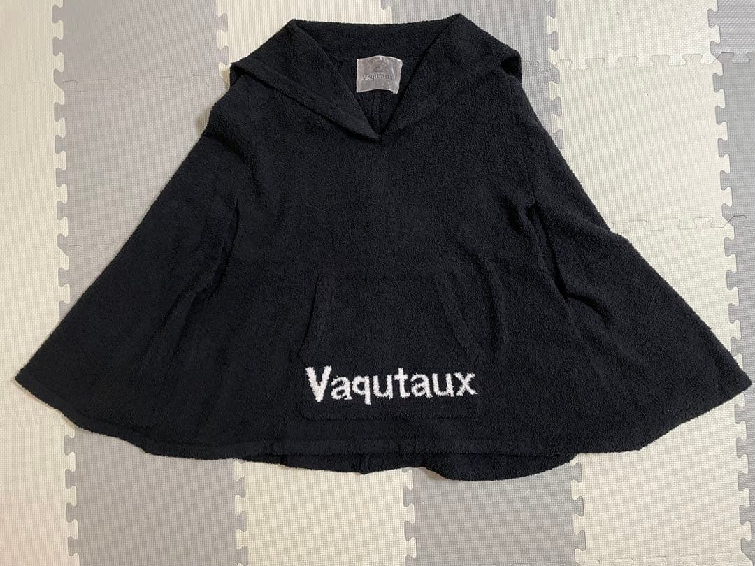 ヴァクトー vaqutauxフワモコ　ポンチョ 黒