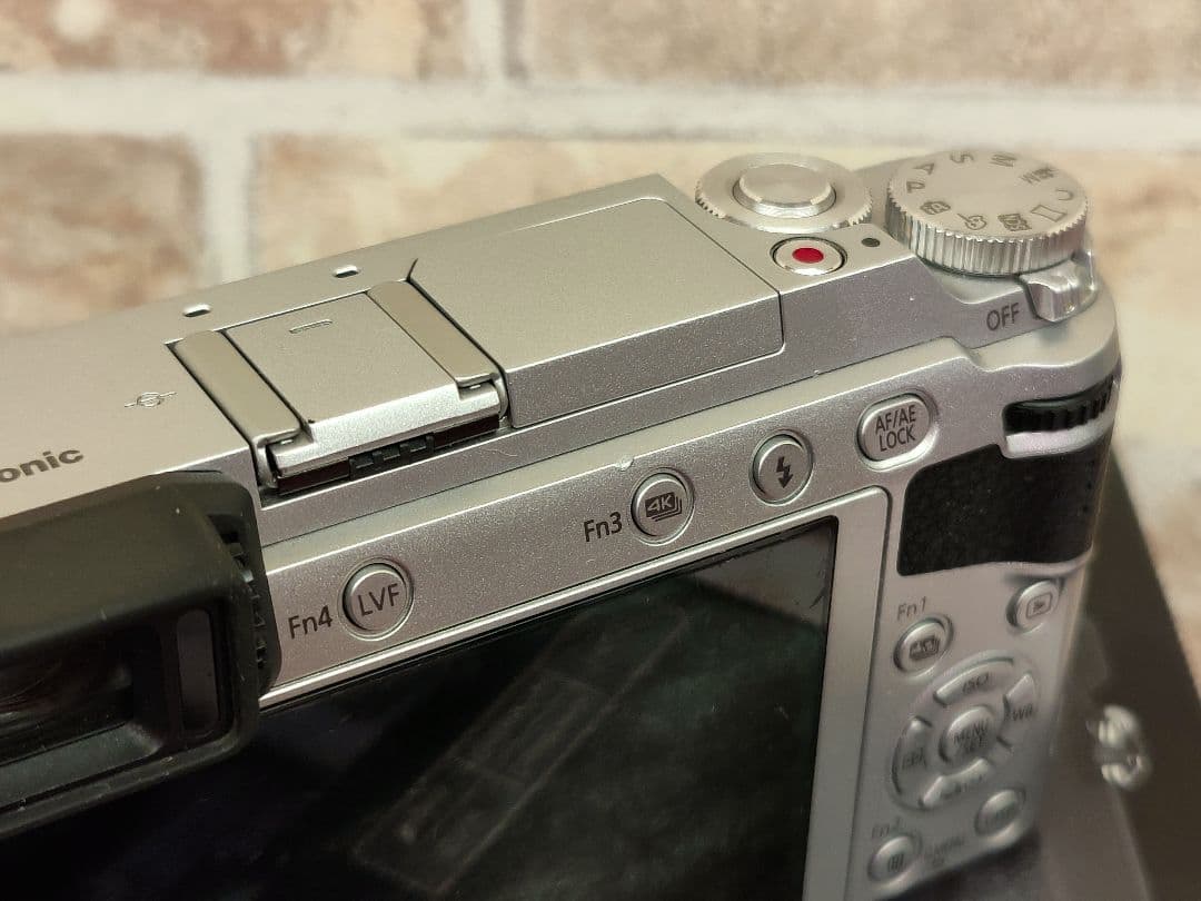 LUMIX DMC-GX7MK2 シルバー 本体