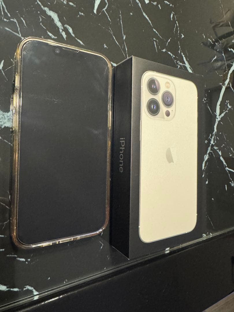 Apple iPhone 13 Pro 512GBシルバー　美品本体箱付き