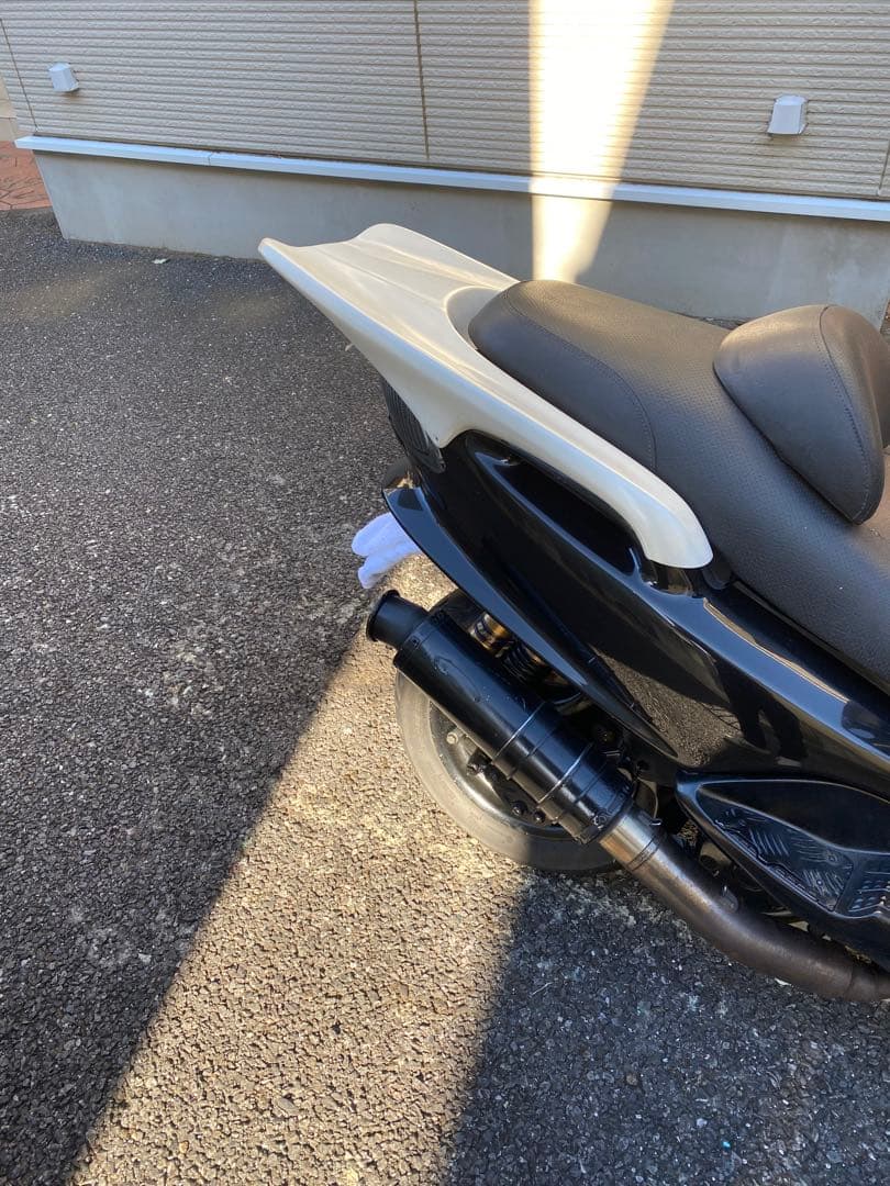 マジェスティ125 テールカウル