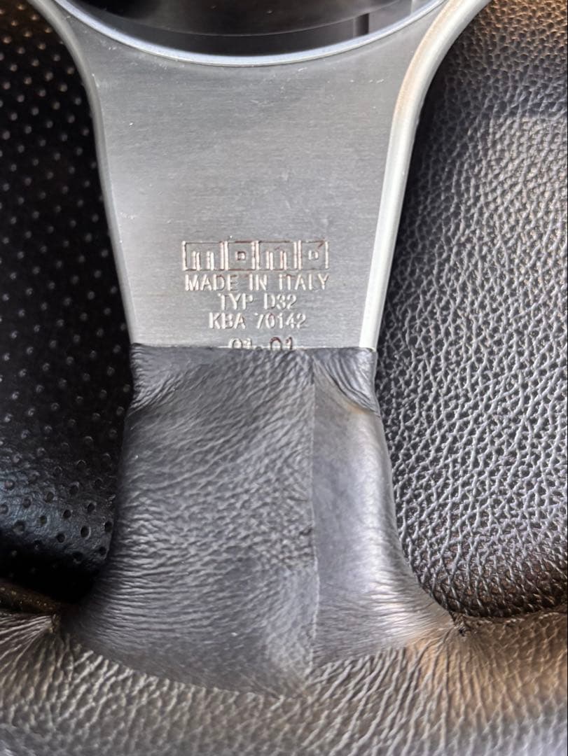 momo race 32Φ ステアリング