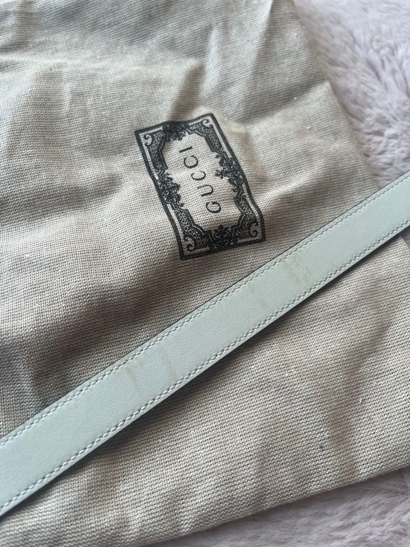 Gucci ダブルGリバーシブル スリムベルト ブラック×ホワイト 85/34