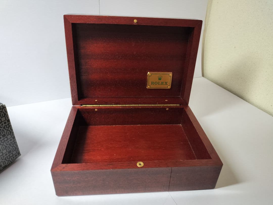 ROLEX 高級木製ボックスと希少チェリーニ冊子