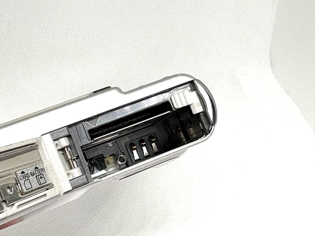 パナソニック　Panasonic LUMIX DMC-FX9 シルバー《元箱付》