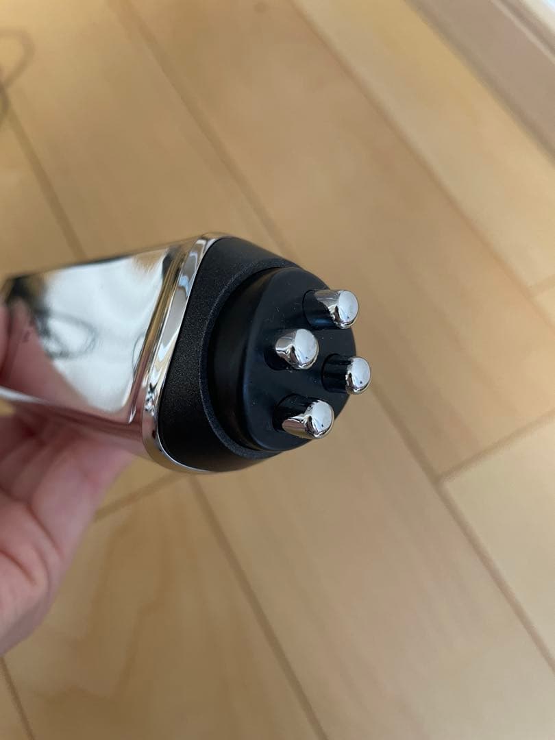 CURRENTBODY skin RF 美顔器