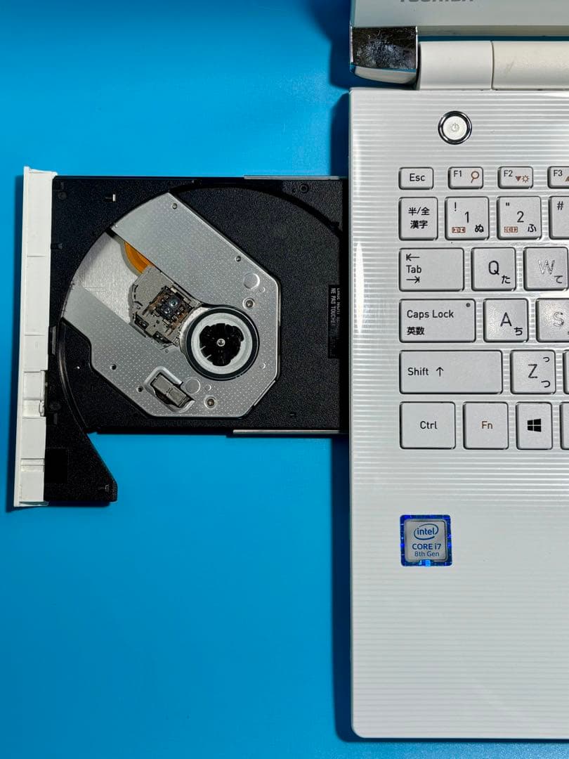 東芝 dynabook AZ65/GW i7 8550U SSD 2TB