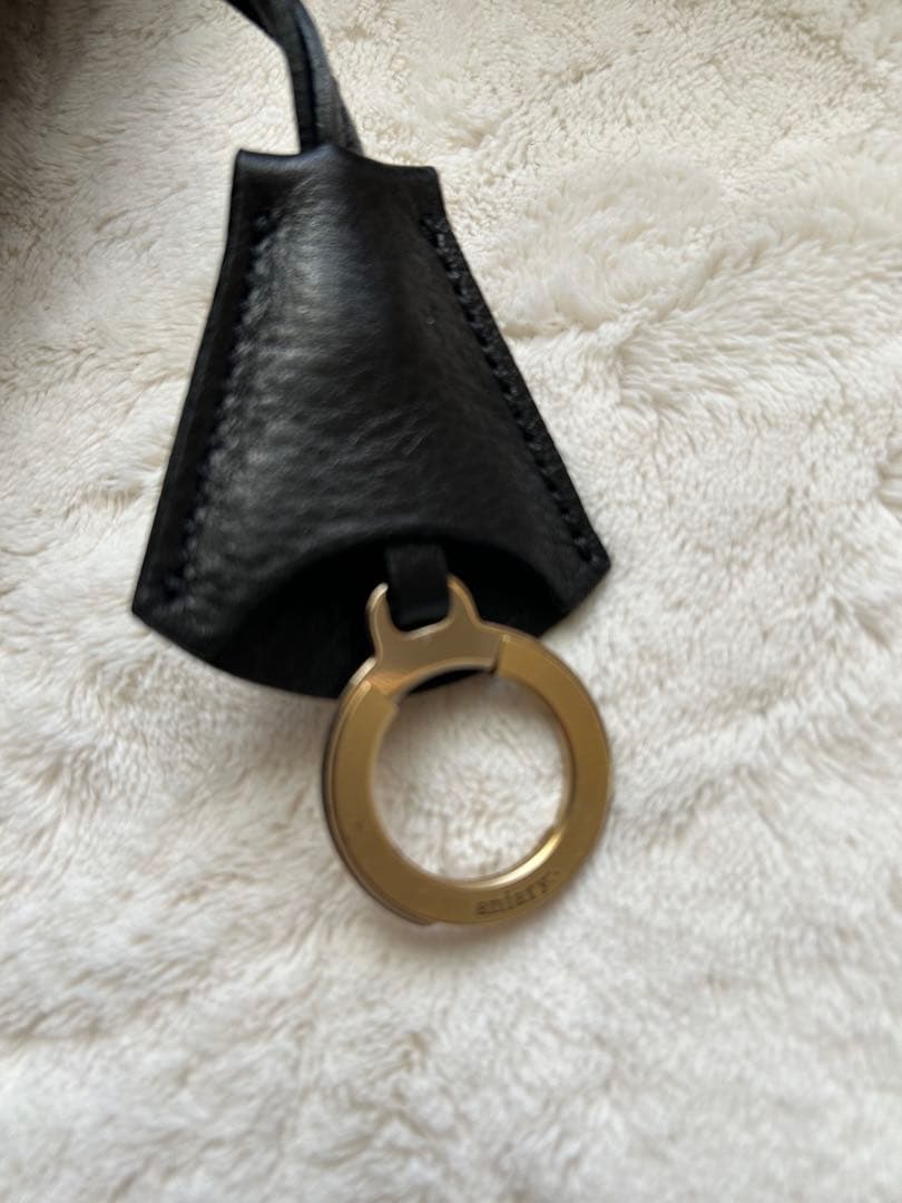 アニアリ　ボディバッグ　アンティークレザー　ネイビー