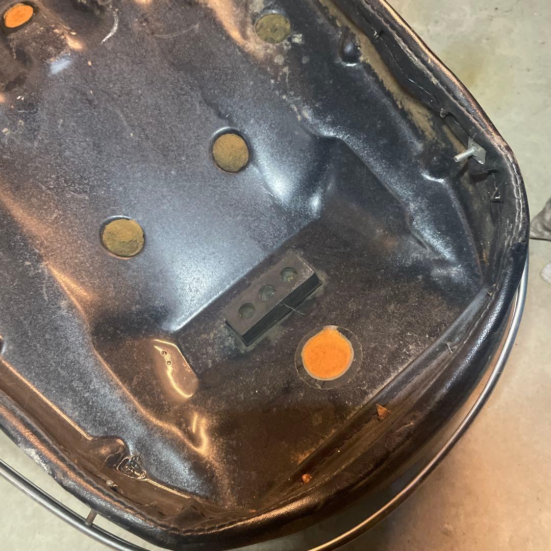 CB750　HONDA バイクシート 黒 キルティングデザイン