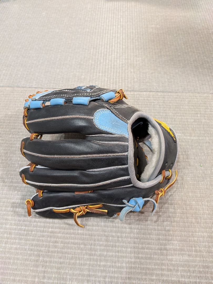軟式野球用 黒青 レザーグローブ