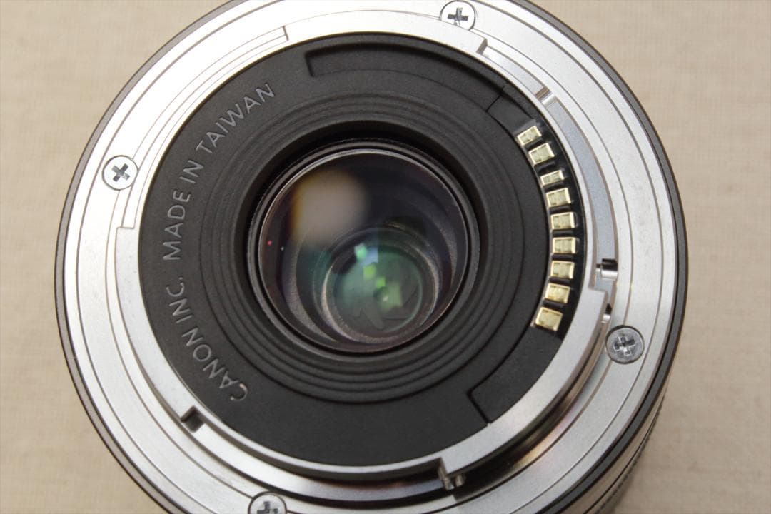 Canon EOS M ミラーレスカメラ