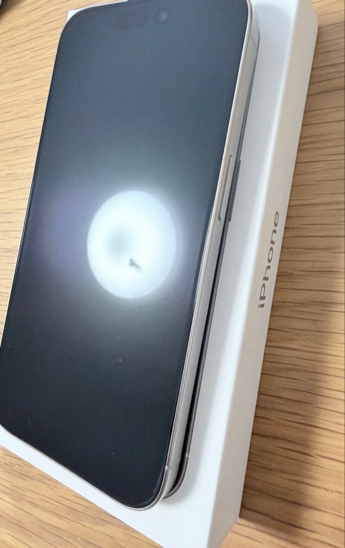 Apple iPhone15pro 256GB ホワイトチタニウム 本体