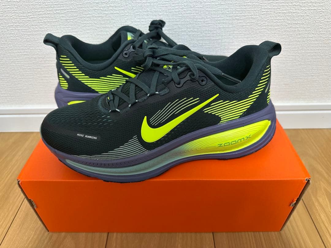 美品 NIKE AIR VOMERO 18 26cm
