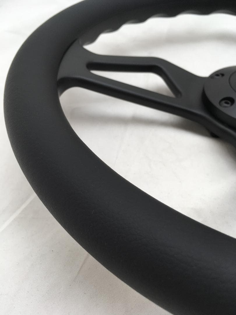 お*り様 半額スタート！W-POWER ステアリングホイール ブラック