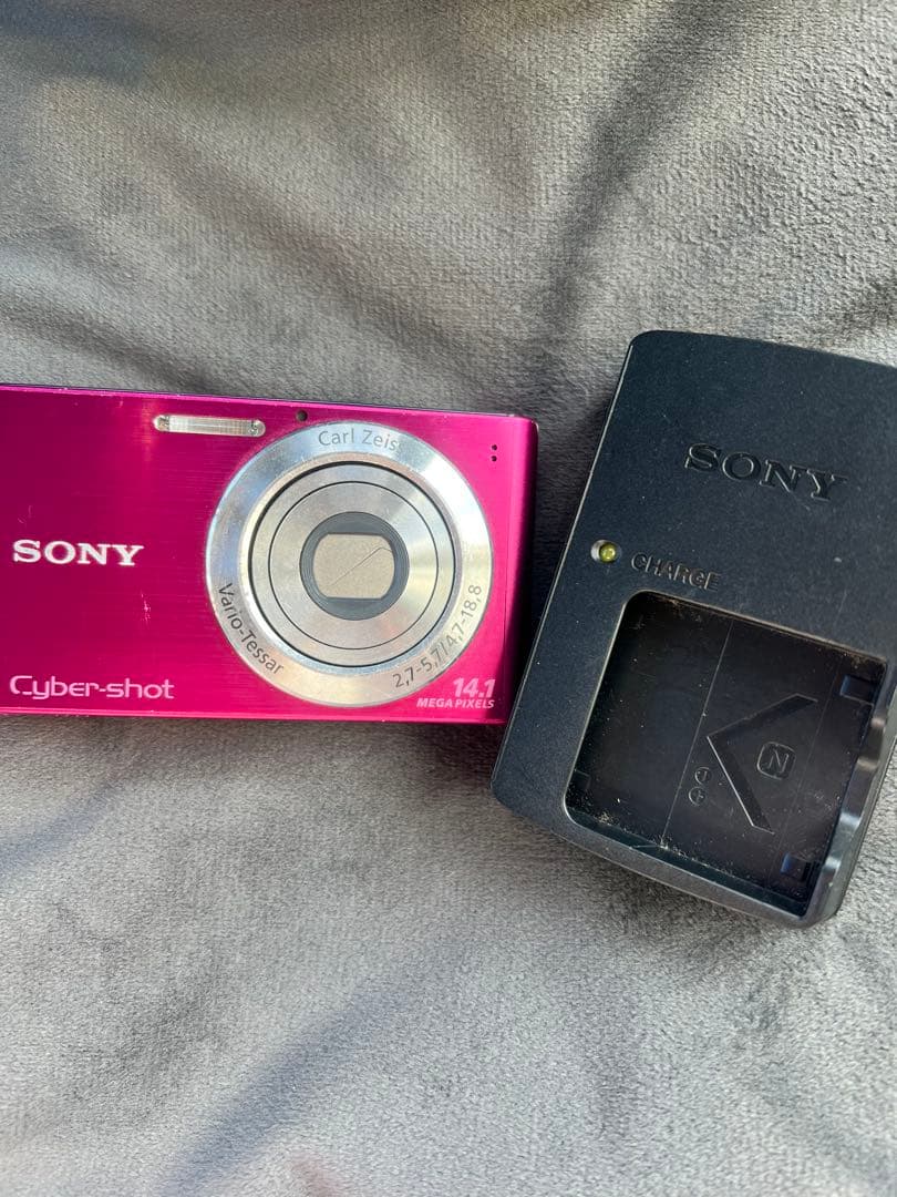 Sony Cyber-shot 14.1MP ピンク　カメラ、充電器セット