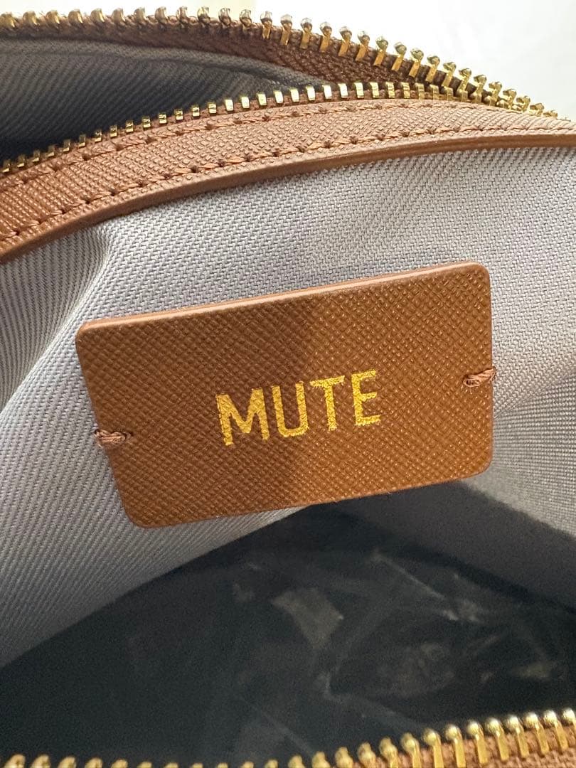 BTS V アーティストメイドMUTE ボストンバッグ＆VOGUE KOR