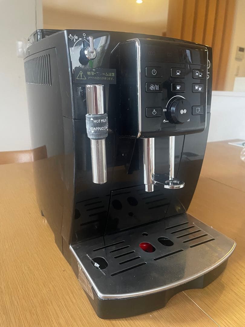 DeLonghi コーヒーマシン　マグニフィカ　ECAM23120