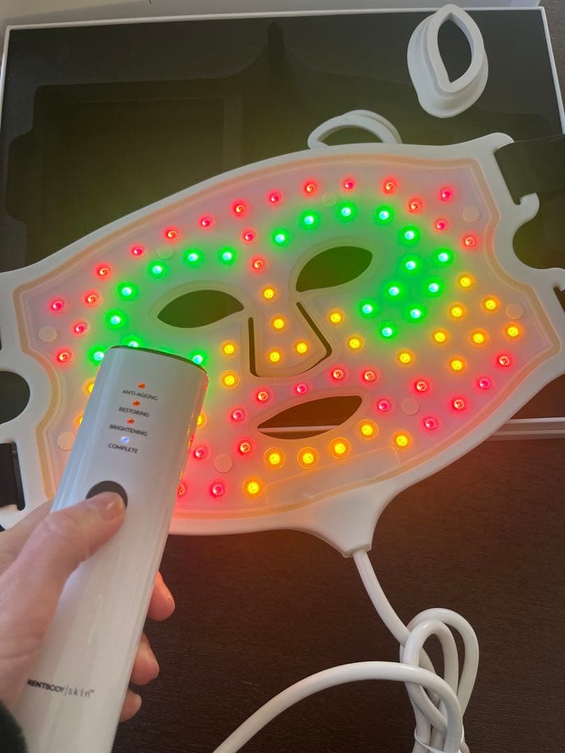 CURRENTBODY 4-IN-1 LED FaceMask パック2枚おまけ