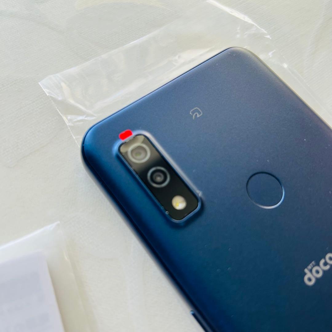 【未使用品】docomo arrows We F-51B 本体、充電アダプタ