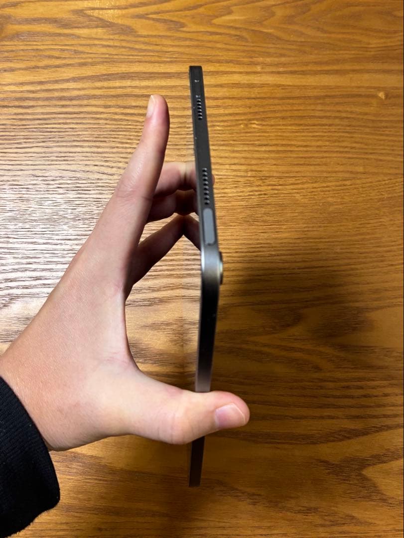 iPad mini 第7世代　本体　純正カバー付き